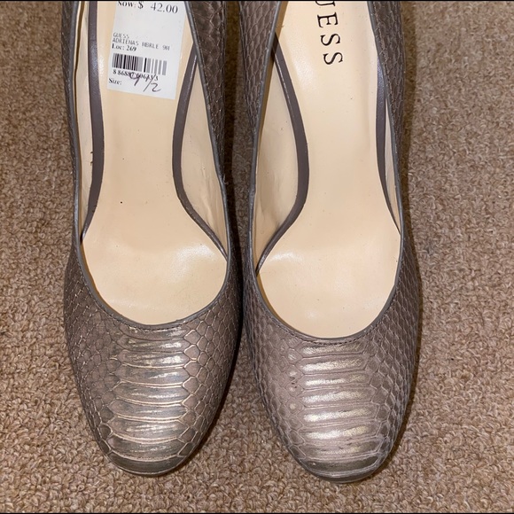 Guess pump - Picture 2 of 4